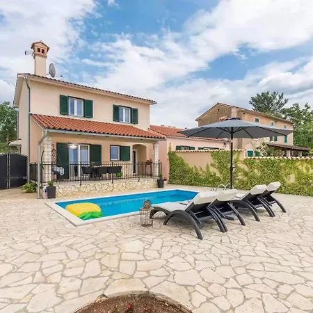 Grguci Vila *